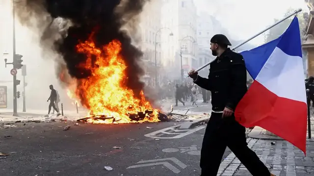 «Шкільні» погроми у Франції. Як Кремль розхитує Європу та до чого готуватись Україні