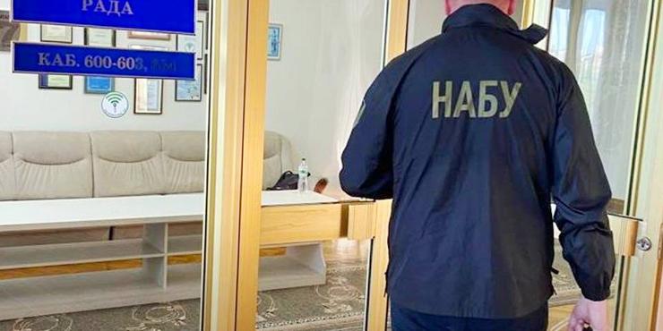 Голова Тернопільської облради вимагав хабар від підприємця-волонтера: спіймали “на гарячому”