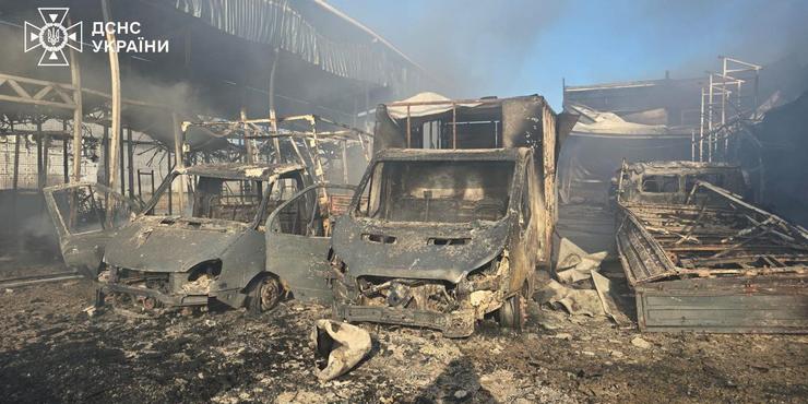 У Харкові вже 17 загиблих внаслідок удару РФ по гіпермаркету