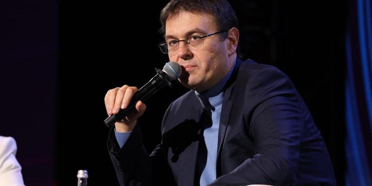 У 2026 році з України може виїхати 200 тис. громадян, - Гетманцев процитував прогноз НБУ
