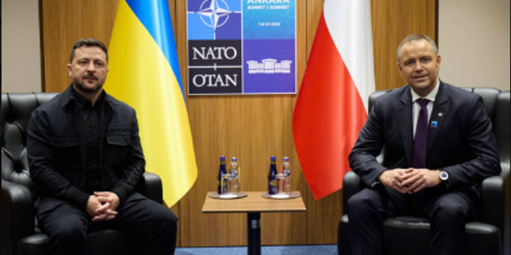 Зеленський зустрівся з Навроцьким після скандалу з орденом Білого Орла