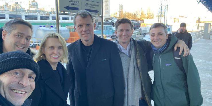 Під час ракетної атаки РФ до України прибула делегація з США: яка мета візиту