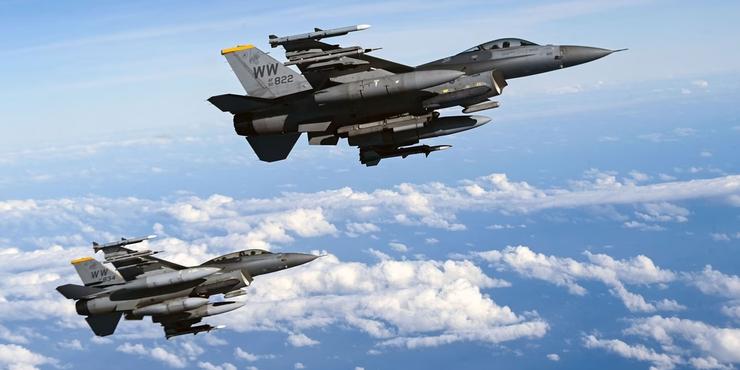 Посол Данії відповів, коли Україна отримає винищувачі F-16