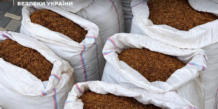 На Буковині БЕБ заблокувало "тіньовий" обіг тютюну На Буковині БЕБ заблокувало "тіньовий" обіг тютюну