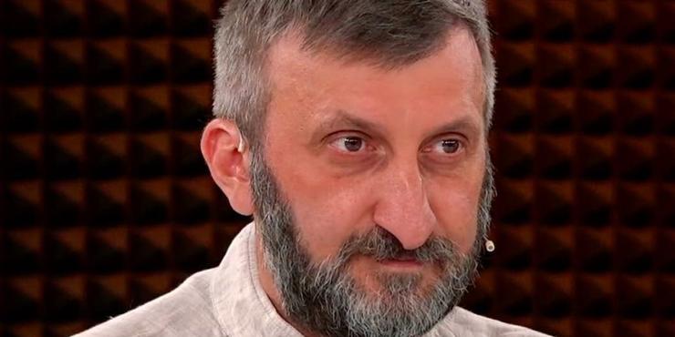 Є два сценарії, за якими можуть розвиватися події, — політолог Кулик про «картонковий майдан» Завідувач Лабораторії протидії дезінформації КНЕУ Віталій Кулик