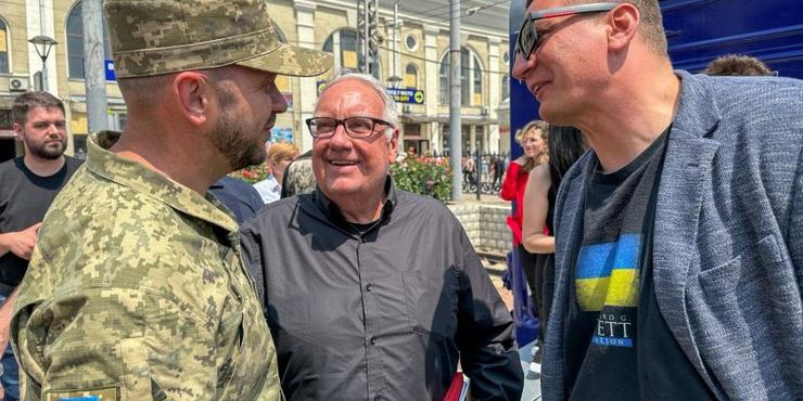 Американський підприємець Баффет відвідав прикордонників та відкрив власну фотовиставку в Одесі