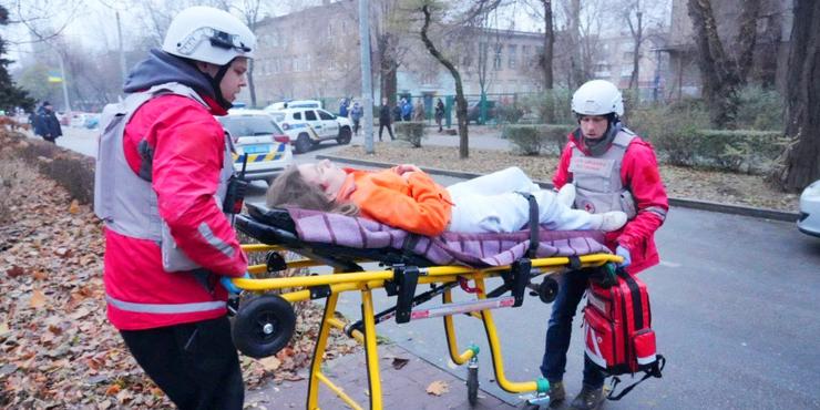 Центр Запоріжжя у руїнах після удару РФ: троє людей загинули і 14 поранені