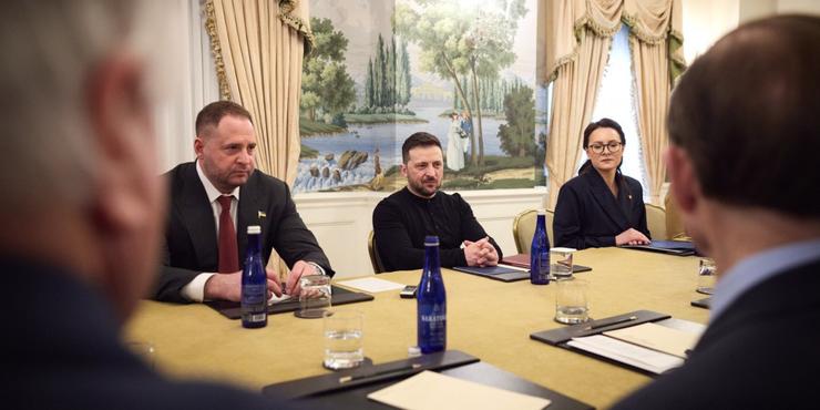 Зеленський запевняє, що стосунки між Україною та США "залишаються міцними" і підтримка триває