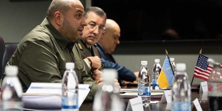 Перед "Рамштайном" Умєров зустрівся з главою Пентагону Остіном: якою була тема розмови