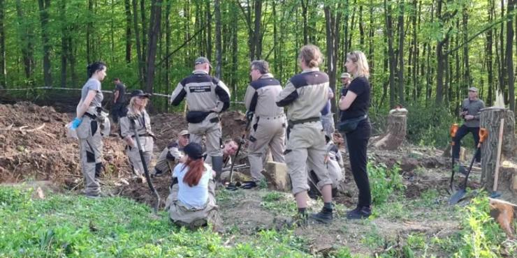 У Мінкульті розповіли, як триває ексгумація жертв Волинської трагедії: знайшли рештки 30 осіб