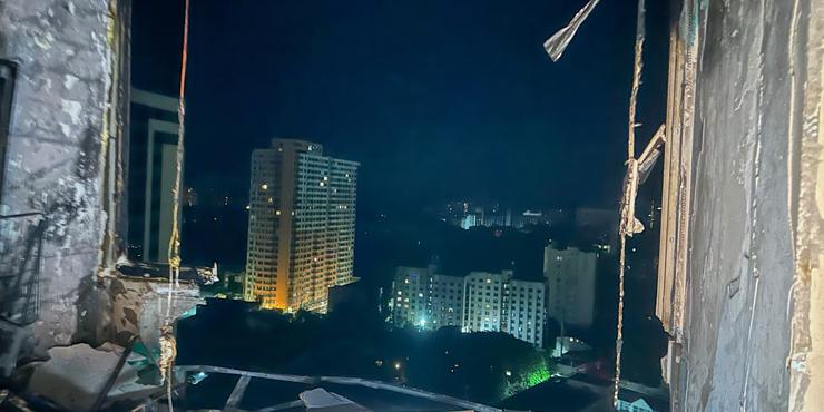РФ атакувала Одесу дронами: є 10 влучань, вирували пожежі, одна людина загинула