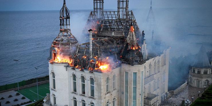 Окупанти вдарили по Одесі "Іскандером": поцілили у "замок Ківалова", є загиблі та поранені