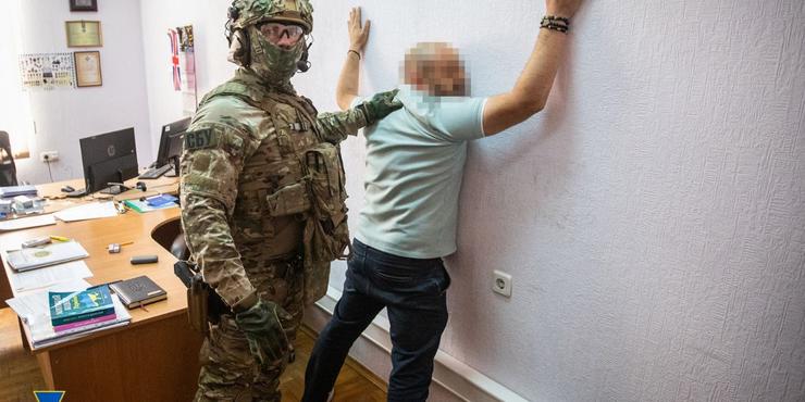 СБУ викрила керівників Держмитслужби, які “обкладали даниною” регіональні митниці