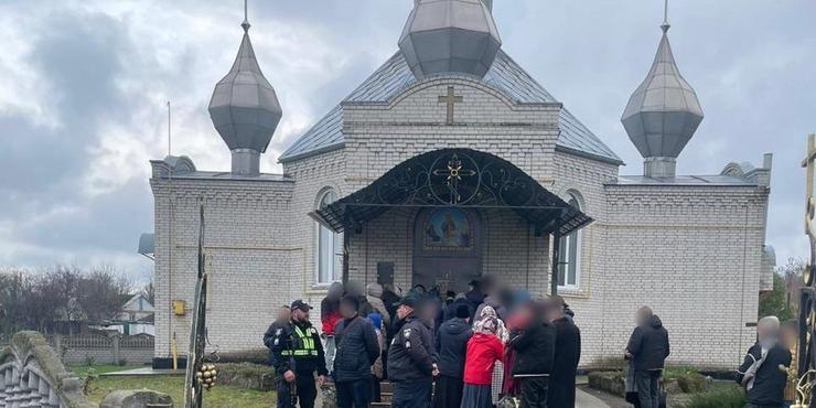 На Київщині чоловік помер під час штовханини прихожан ПЦУ і УПЦ МП