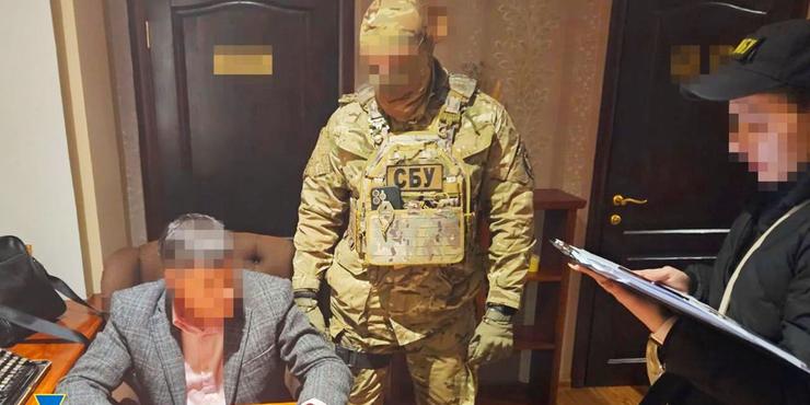 Заступника голови Запорізької облради та його спільників спіймали на хабарі: що відомо