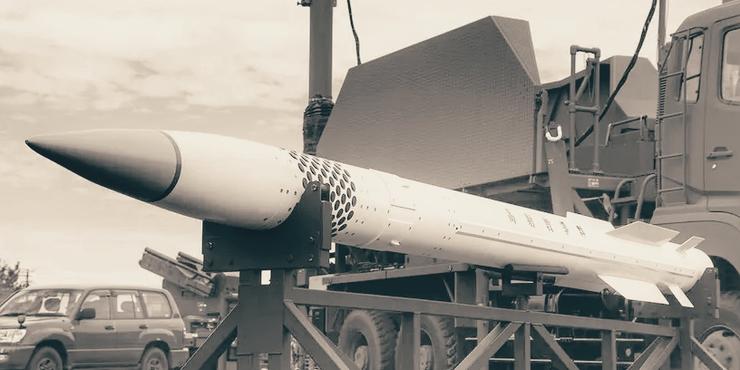 Україна готує ліцензійне виробництво ракет PAC-2 GEM-T для Patriot спільно з Raytheon, — Зеленський Ракета PAC-2 GEM-T