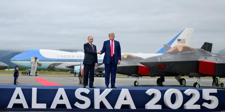 Путін погодився на зустріч із Трампом на Алясці, щоб виграти час для наступу восени, - Reuters