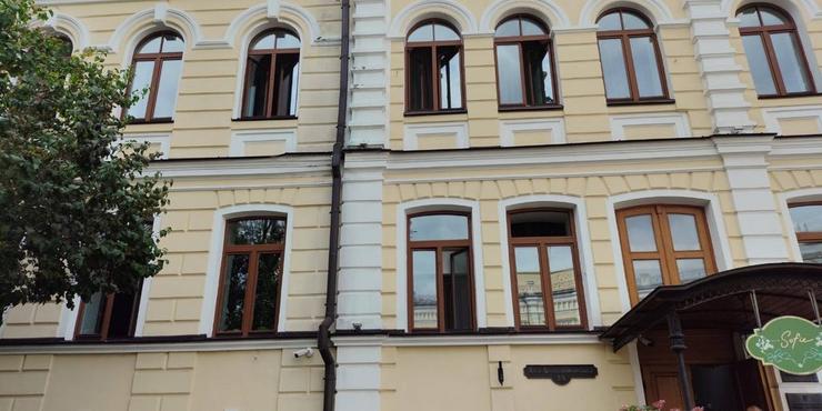 Удар по об'єкту ЮНЕСКО: внаслідок атаки РФ пошкоджено вікна в Будинку Консисторії в Києві Пошкоджена "Софія Київська"