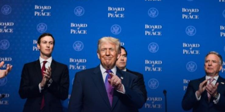 Опитування у США показало, що 65% громадян невдоволені тим, що робить Трамп