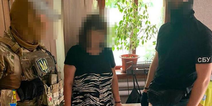 На Миколаївщині викрили жінку, яка допомагала РФ готувати удар під час візиту Зеленського