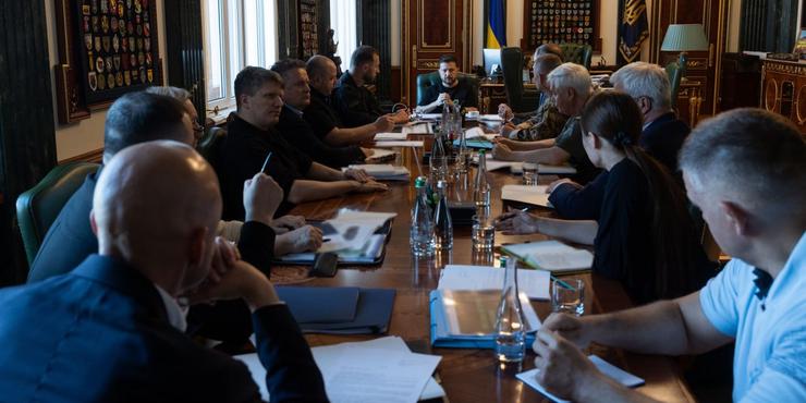 Володимир Зеленський на нараді щодо антибалістичних систем