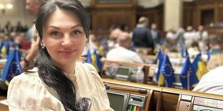 Арахамія сказав, коли виключать з фракції "Слуга народу" нардепку Марченко, яку спіймали на хабарі