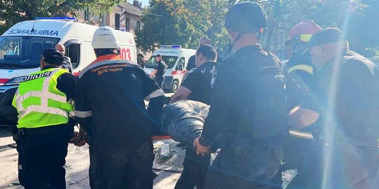 Окупанти обстріляли відділок поліції у Кривому Розі: є загиблий та поранені