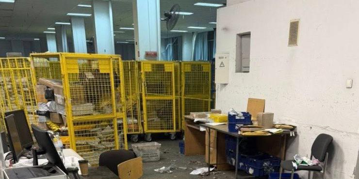 В Києві стався вибух у відділенні "Укрпошти": п’ятеро людей отримали поранення