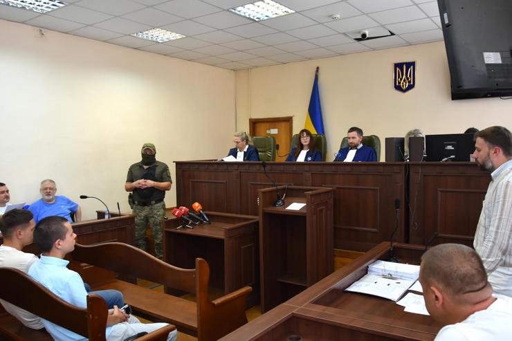 У Подільському суді розглядають запобіжний захід Коломойському у справі щодо коштів ПриватБанку Суд над Коломойським