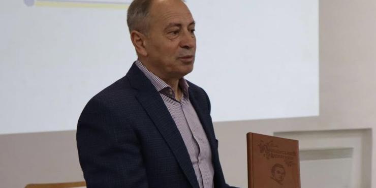 Для Зеленського є загроза не лише програти вибори, а й навіть не потрапити у другий тур, - Томенко про заяву Федорова