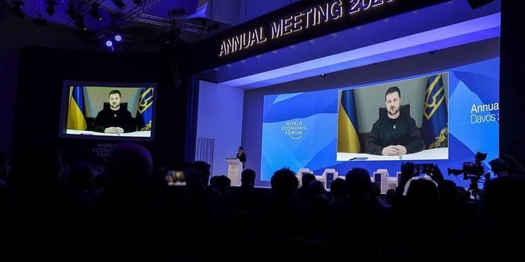 Давос намагається звикнути до світу без Росії, місце делегації РФ забрала команда з України, — Politico