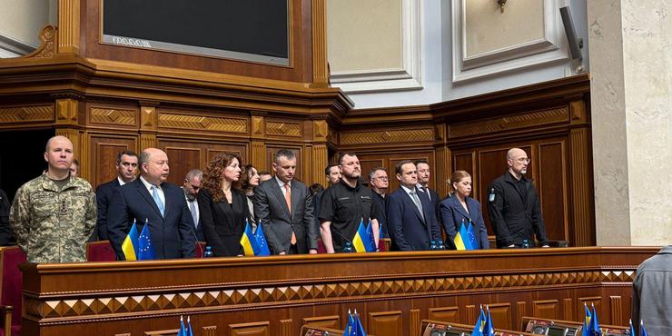 Шмигаль відповів опозиції, де подівся міністр Чернишов, який відповідає за повернення українців
