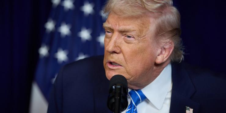 Трамп обурився рішенням Франції закрити небо для літаків США, що прямували до Ізраїлю