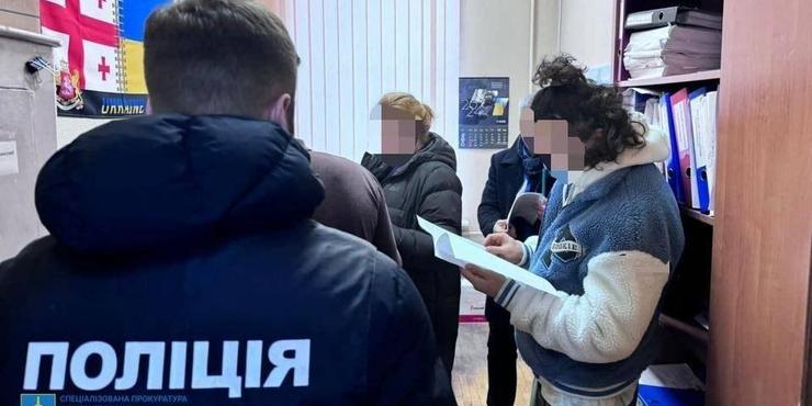 У Києві затримали бізнесмена, який поставив ЗСУ неякісний одяг на 25 млн грн