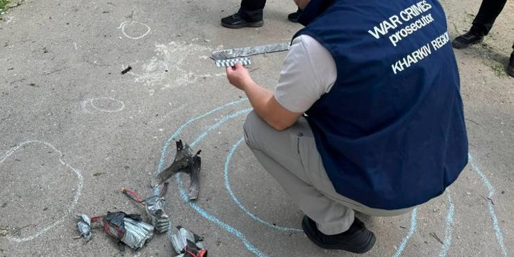Росіяни атакували житловий будинок у Харкові новітнім FPV-дроном на оптоволокні