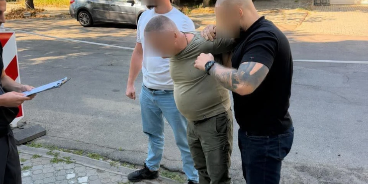 Начальника Миколаївського обласного ТЦК затримали на хабарі в $15 тис. Затримання