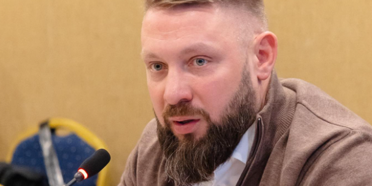 Уряду нічого не заважає нормально працювати без красивих назв, - заступник міністра у справах ветеранів Приходько