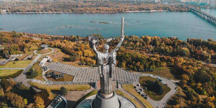 У Києві зняли заборону на пересування Південним мостом: поки що тільки в один бік