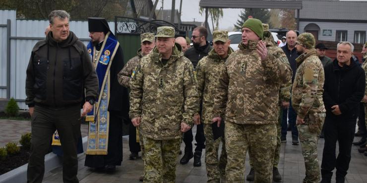 Обстановка, забезпечення та фортифікації: очільник ДПСУ перевірив підрозділи на північному кордоні