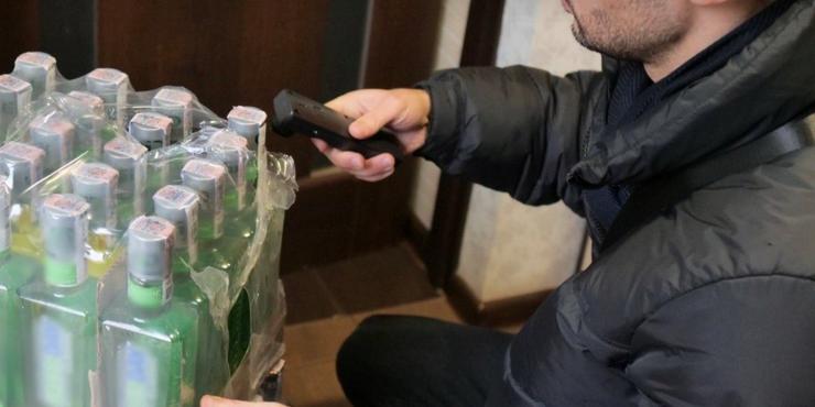 Завдяки БЕБ перед судом постане виробник алкоголю із домашнього цеху