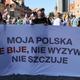«Моя Польща не б'є, не ображає»: поляки у 22 містах мітингували проти нападів на українців
