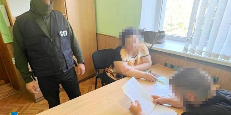 На Херсонщині викрили колаборантку, яка “працювала” бухгалтером гауляйтера Сальдо