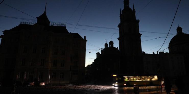 На Львівщині не лишилось жодної цілої електропідстанції: Садовий розповів про ситуацію
