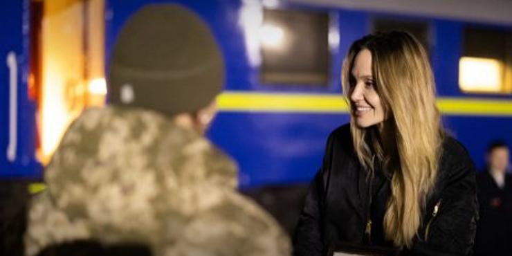 Анджеліна Джолі розповіла, як пройшла її поїздка до України