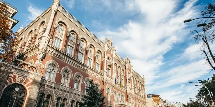 В України закінчуються гроші для боротьби з РФ: Bloomberg розповіли про варіанти розвитку подій