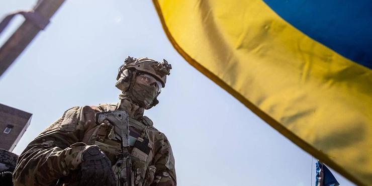 Опубліковані перші супутникові знімки з аеродрому в РФ, де українські дрони спалили бомбардувальники