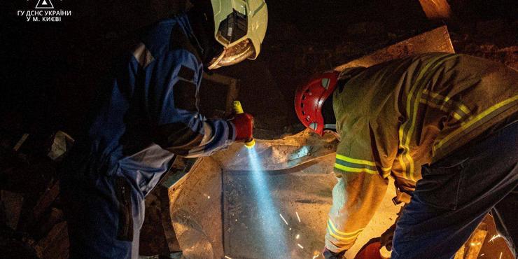 У Києві кількість загиблих внаслідок російської атаки зросла до 28 людей