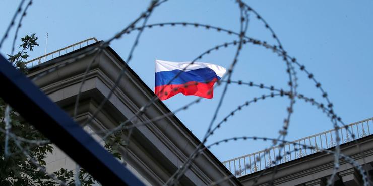 За поточних цін на нафту, дефіцит нафтогазових доходів Росії вичерпається вже за рік, - "Газпромбанк"