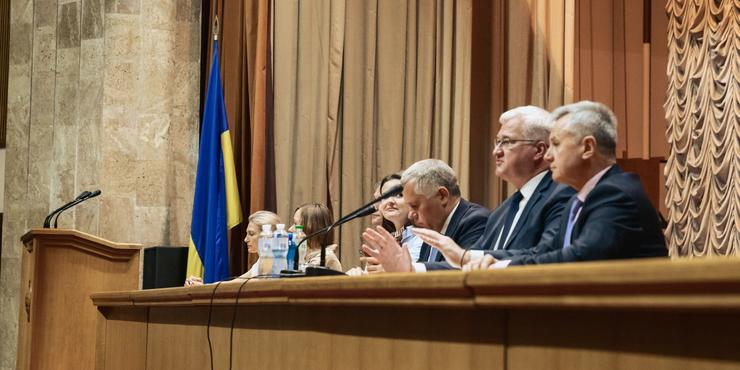 Сибіга і Копійка на Дні знань у НБУ Андрій Сибіга та Валерій Копійка під час зустрічі зі студентами КНУ