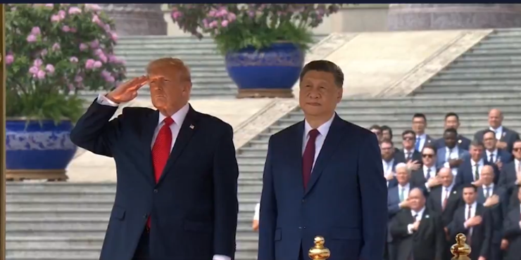 Трамп у Пекіні вже зустрівся із Сі Цзіньпіном: назвав його "великим лідером" і своїм другом